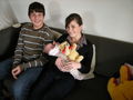 Antonia mit dem neuen Petsy B�r