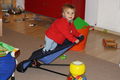 Mit der Babywippe l&auml;sst sich gut spielen