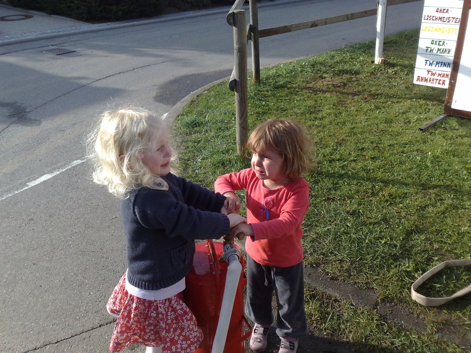 ...wollen Romy und Antonia "alleine" pum...