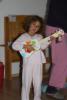 Antonia mit der Ukulele...