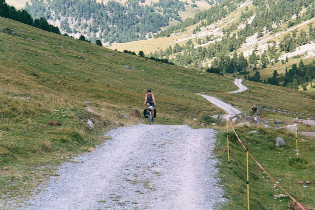 Am Nachmittag Aufstieg vom Engadin zum Pass da Cos...