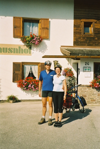 Am nächsten Morgen in Obern vor dem Klausenho...