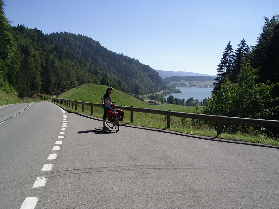 In der Schweiz kommt der Lac Brenet zum Vorschein