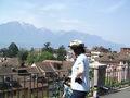 Kathrin in Montreux am Genfer See vor den Alpen