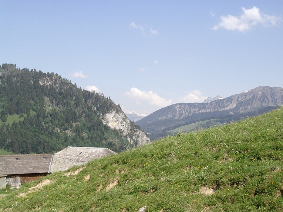 Blick von La Vuichoude zur Staumauer vom Lac de l'...