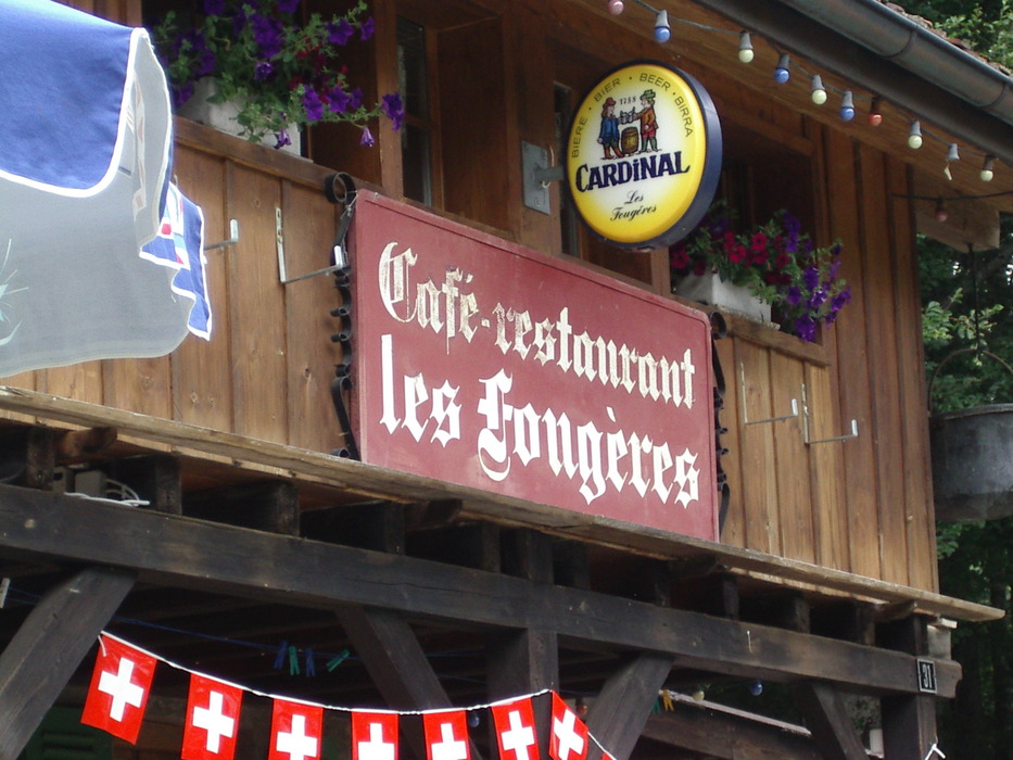 ...im Cafe Les Fongères haben wir uns verdi...