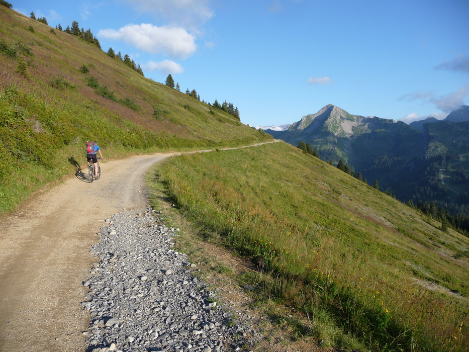 Auf schönem Panoramaweg geht es weiter