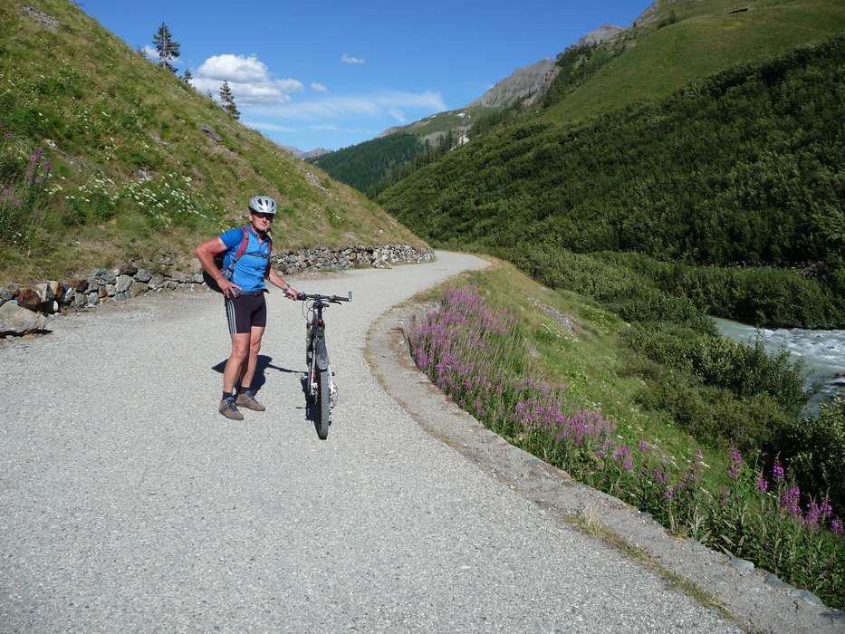 Jetzt rollt es leicht bis Courmayeur