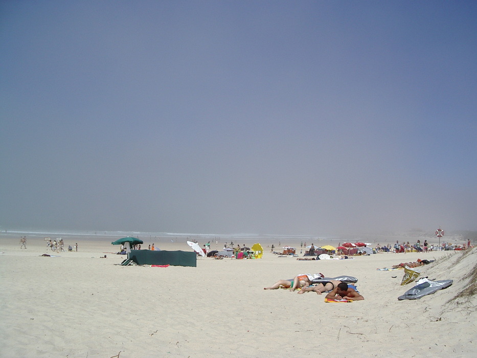 Wolke zieht heran und verschluckt die Baleal Halbi...