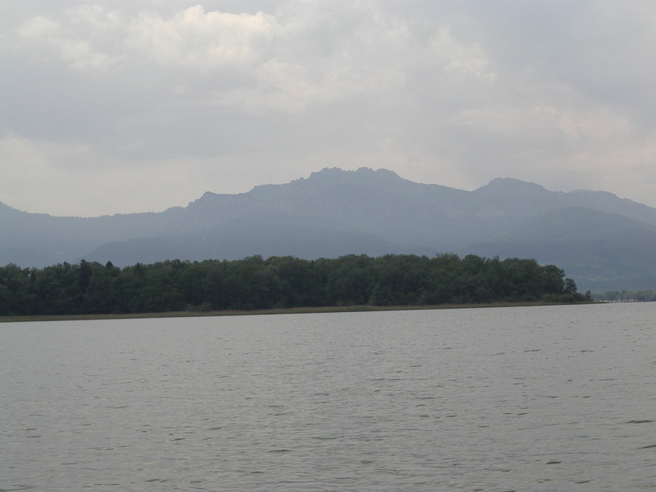 ...Herrenchiemsee vor der Kampenwand geht es durch...